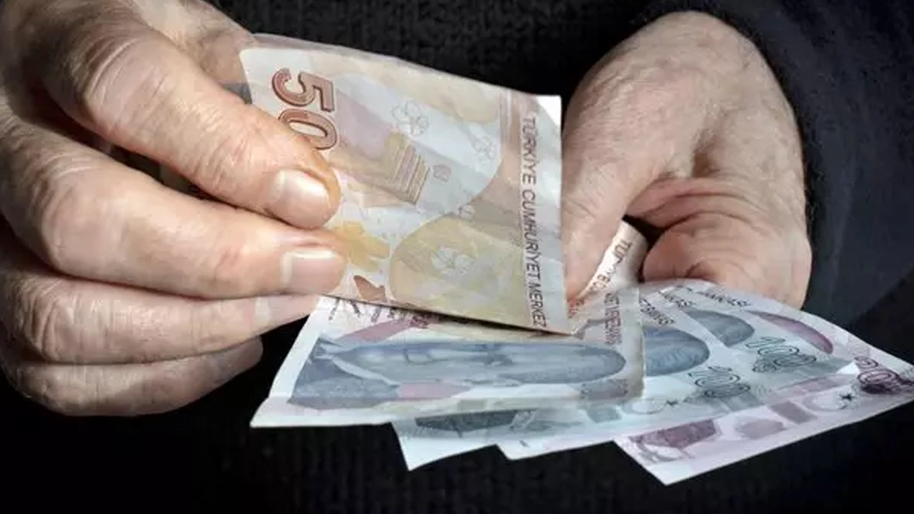 5-bin-tlden-yararlanamamislardi-calisan-emekliye-ikramiye-emekli-ikramiyeleri-ne-zaman-yatacak-emekli-ikramiyesi-ne-kadar-s1nw