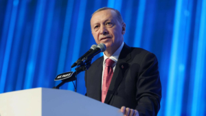 Cumhurbaşkanı Açıkladı! EYT'lilere ve Emeklilere Bayram Öncesi Müjde: Üçlü Ödeme Dönemi Başlıyor