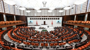Milyonlarca Emekliye Şok Haber! Kök Maaş Düzenlemesi Torba Yasada Yok
