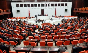 1999 Sonrası Sigorta Girişi Yapanlara Erken Emeklilik Fırsatı! Kademeli Sistemle 48 Yaşında Emeklilik Geliyor