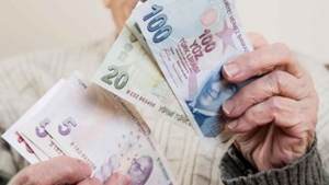 Emekliye Büyük Sürpriz! Çifte Ödeme Fırtınası Başlıyor: Hesaplara 17-26 Eylül Arasında Yatacak!
