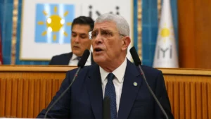 musavat-dervisoglu-grup-toplantisinda-konusuyor
